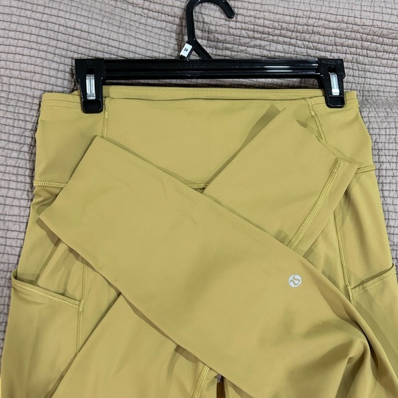 LULUEMON FAST AND  FREE HIGH RISE LEGGINGS SIZE 8 - Picture 12 of 12